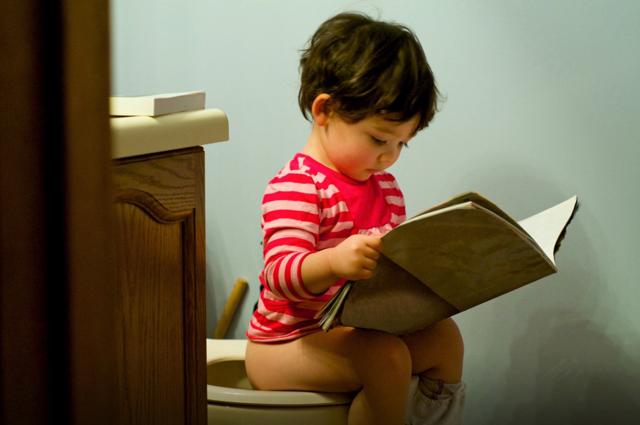 Cómo enseñarle a tu hijo a Ir al baño sin lágrimas