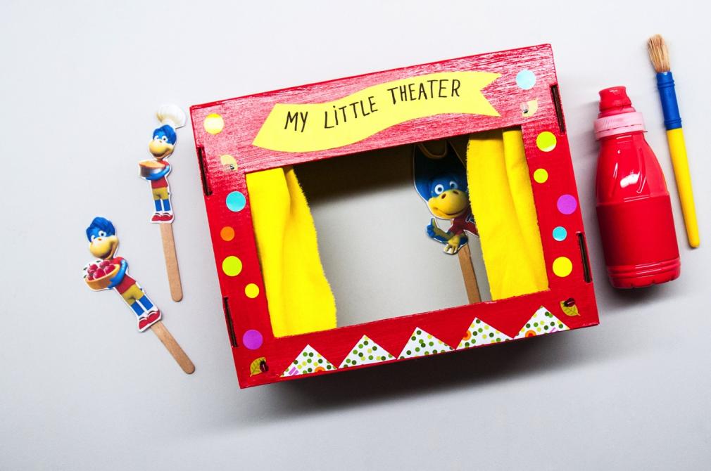 Hacé tu propio teatro de marionetas Dino
