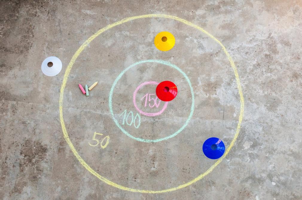 Tiro al blanco: Juegos en equipo para niños 