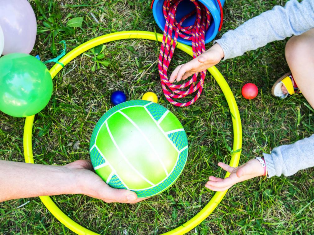 Juegos con globo para divertirte al aire libre